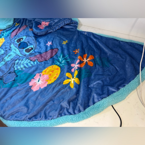 Blue Stitch Hooded Blanket set - Picture 4 of 9